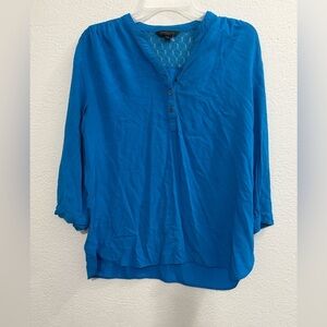 Kenneth Cole Blouse Women M Small Blue V-Neck Button Long Sleeve Pockets Casual